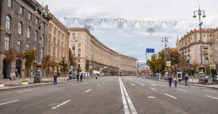 В Киеве будут ежедневно перекрывать Крещатик во время общенациональной минуты молчания. Фото: 