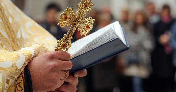 На Волыни священник за взятку помогал избежать службы в ВСУ. Фото: