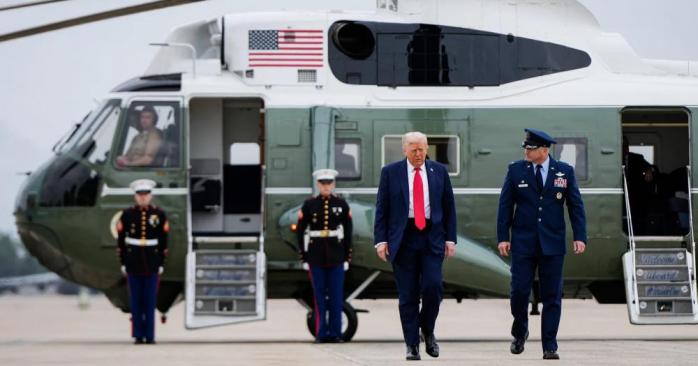 В Вашингтоне мужчина целился в вертолет Дональда Трампа лазером. Фото: 