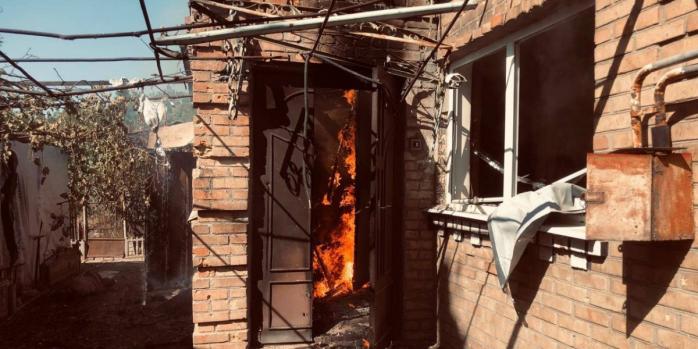 Наслідки російського удару по Нікополю, фото: Сергій Лисак