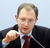 Яценюк вимагає відставки керівників Мінкульту через погрози УГКЦ