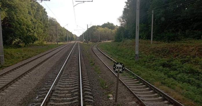 Ночные обстрелы РФ обесточили участки «Укрзализныци» в ряде областей. Фото: 