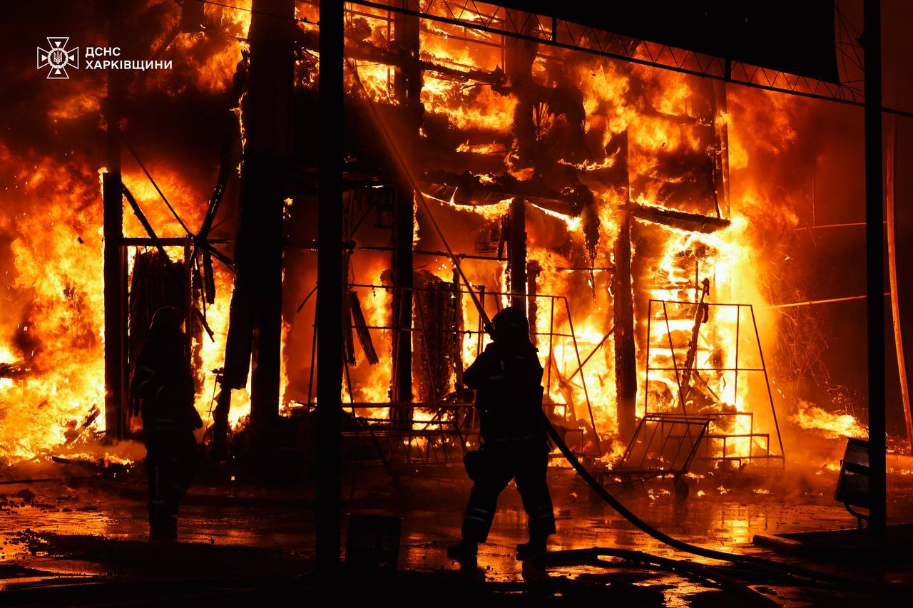 Наслідки ударів по Харківщині. Фото: ДСНС