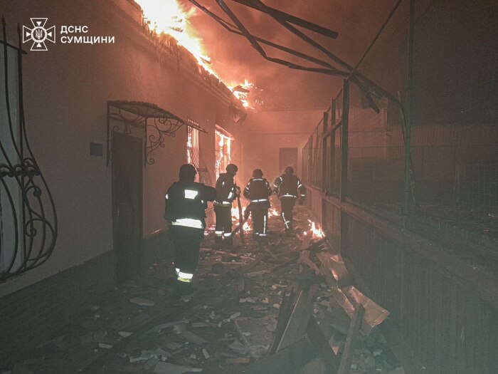 Наслідки російських ударів по Конотопу, фото: ДСНС