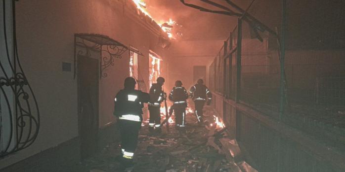 Последствия российских ударов по Конотопу, фото: ГСЧС