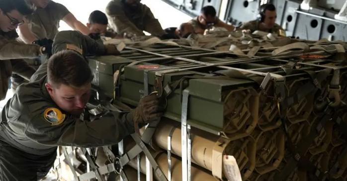Шатдаун в США может задержать поставки американского оружия в Украину. Фото: