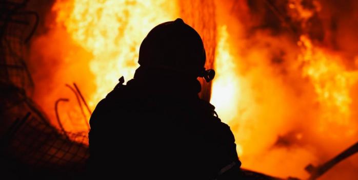 Последствия ночной атаки российских дронов по Харькову, фото: ГСЧС