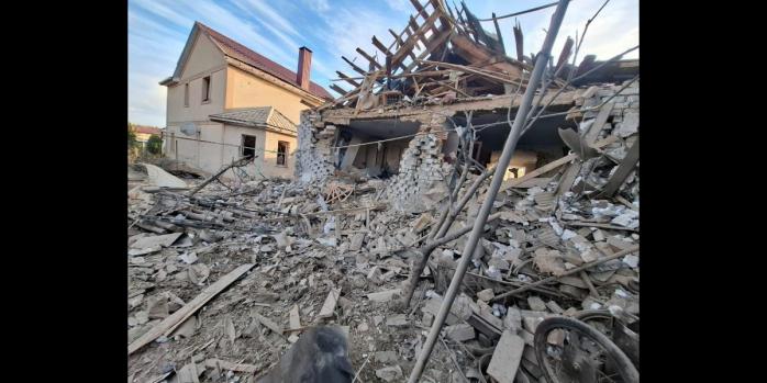 Последствия российских обстрелов Херсона, фото: Херсонская ОВА