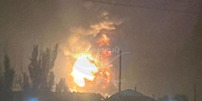 Последствия прилета по нефтебазе в Феодосии, фото: «Крымский ветер»