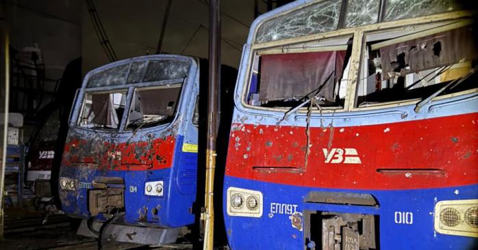 Наслідки ударів по залізниці в Полтаві. Фото: Олексій Кулеба