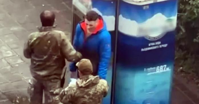 Суд вынес приговор по делу об избиении учителя работником ТЦК в Харькове. Фото: 