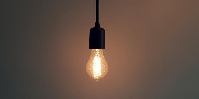 В Україні наразі зарано говорити про тривалі відключення світла, фото: