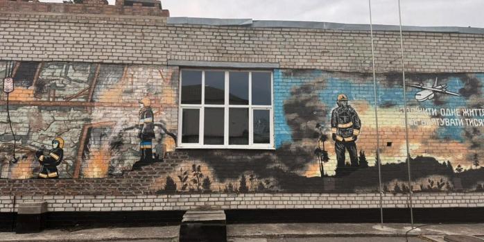 Наслідки російського обстрілу підрозділу ДСНС у Нікополі 7 жовтня, фото: ДСНС