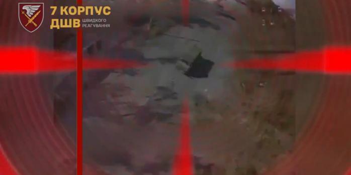 Знищення техніки російських загарбників, скріншот відео