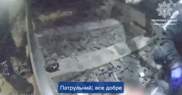 Во время спасения мужчины в Ровенской области, скриншот видео