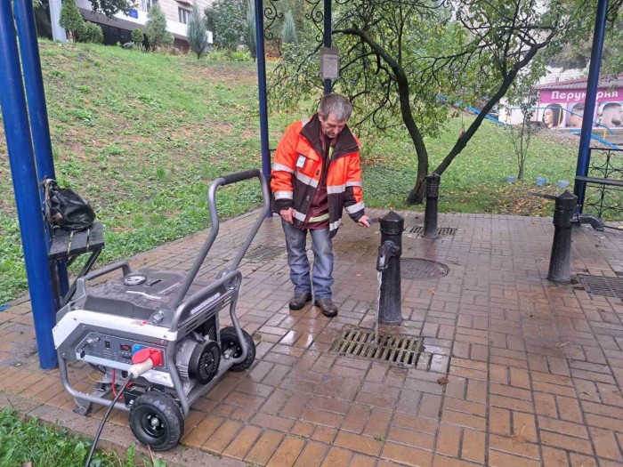 Столичні бювети підключили до генераторів, фото: КМДА