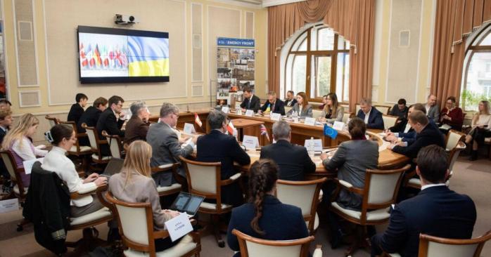 После G7 провели срочные переговоры. Фото: