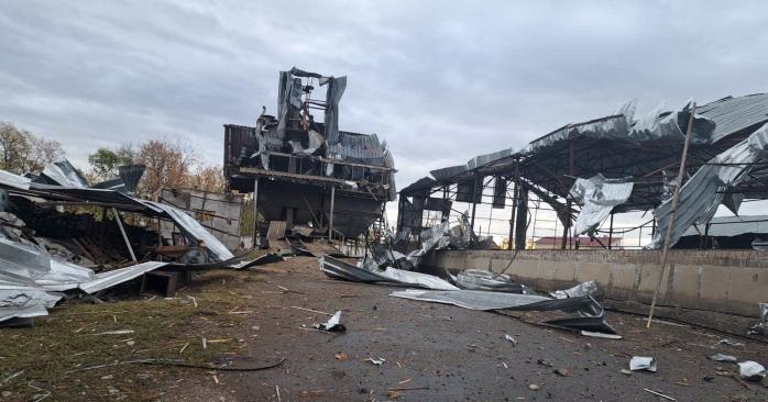 Разрушенное агропредприятие в Харьковской области. Фото: Андрей Дыкун