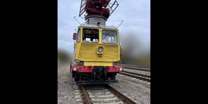 Последствия российского удара по железной дороге в Черниговской области, фото: Черниговская областная прокуратура