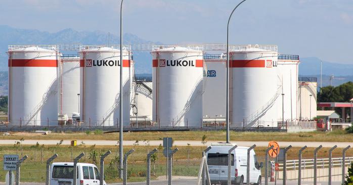 Взрыв прогремел на НПЗ компании «Лукойл» в Румынии. Фото: 