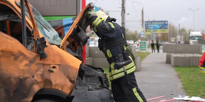 Рашисты 21 октября нанесли удар по перекрестку в Сумах, фото: ГСЧС