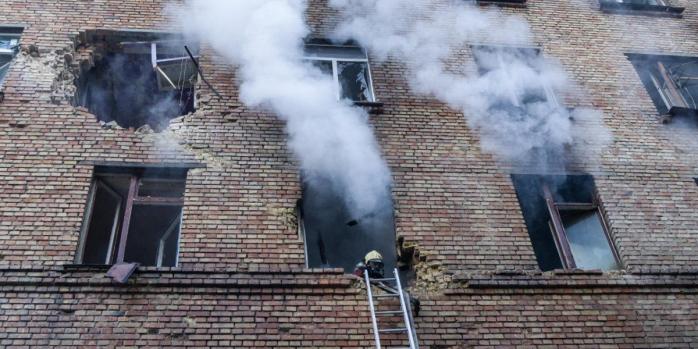 Последствия российской воздушной атаки по Киеву, фото: ГСЧС