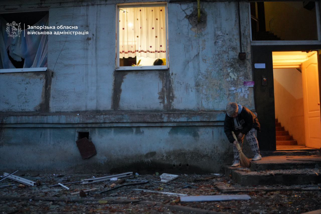 Наслідки нічної атаки. Фото: ОВА, ДСНС