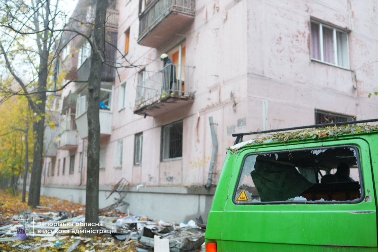 Наслідки нічної атаки. Фото: ОВА, ДСНС