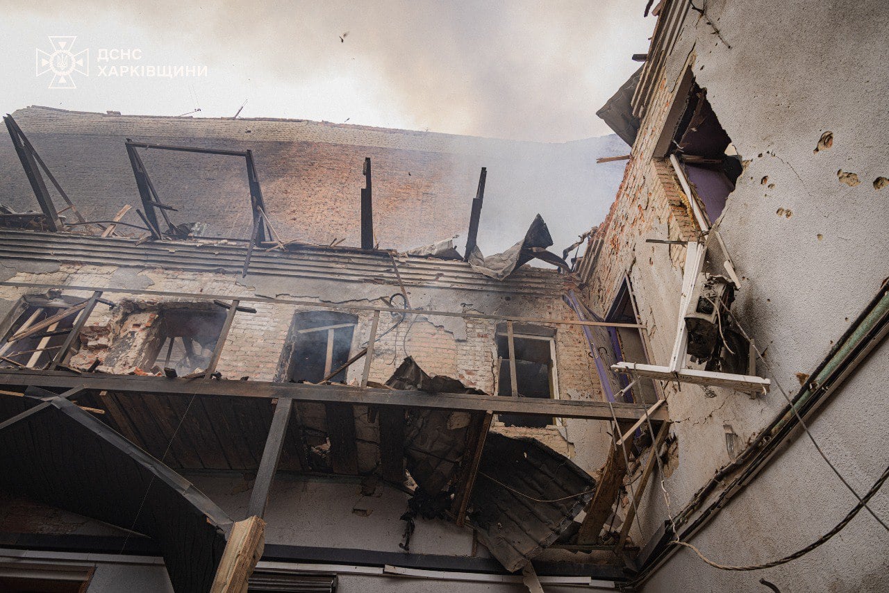 Наслідки обстрілу Харкова. Фото: ДСНС