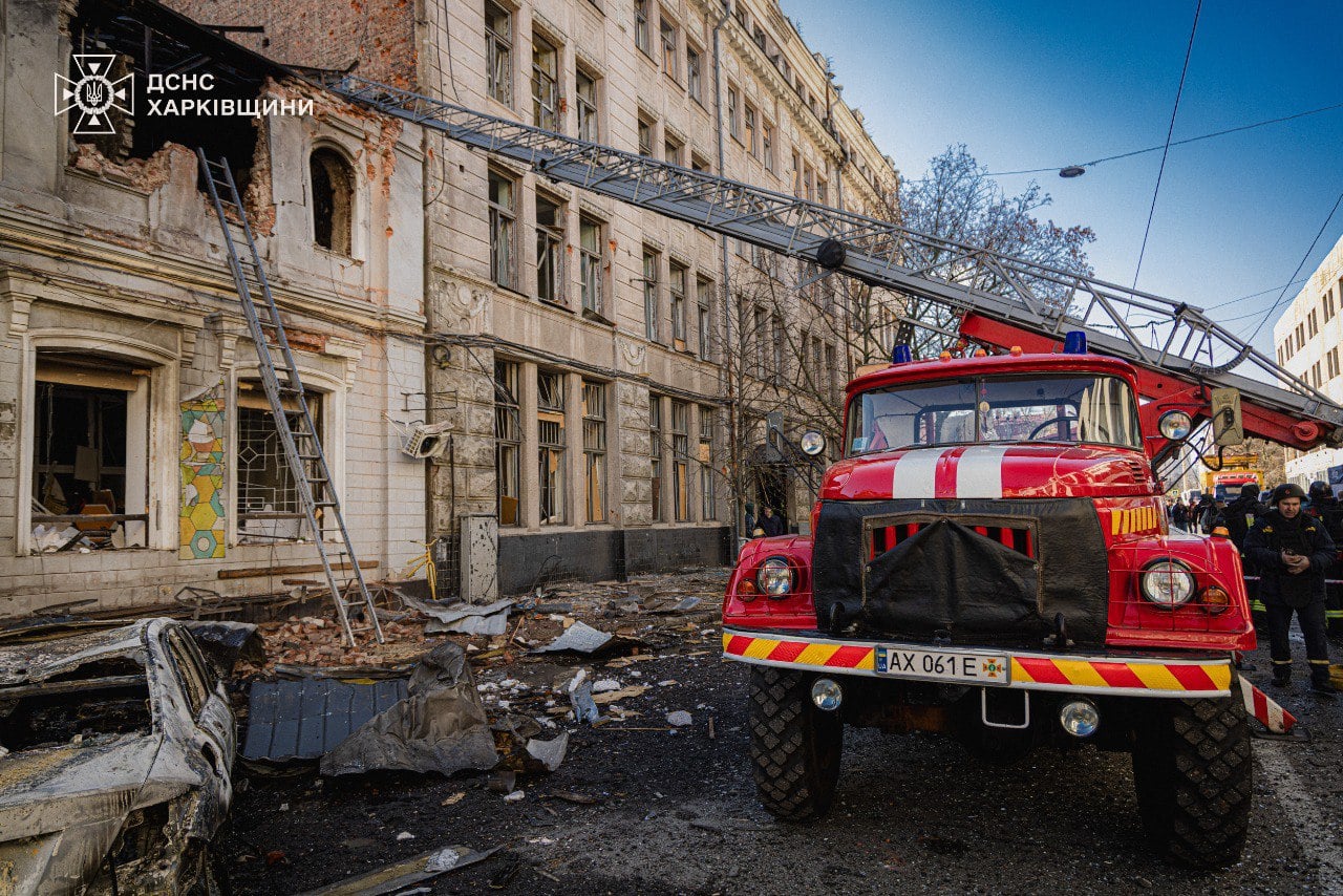 Наслідки обстрілу Харкова. Фото: ДСНС
