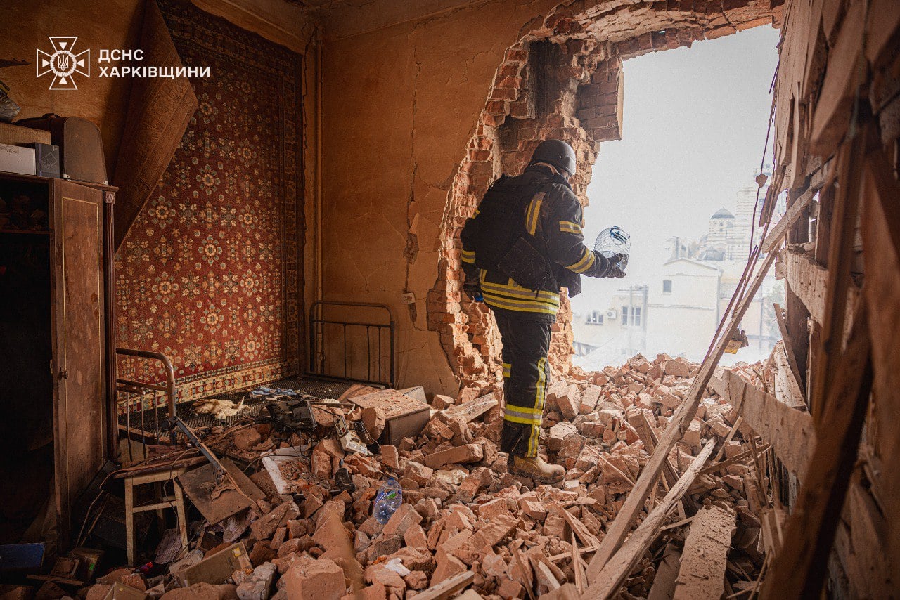 Наслідки обстрілу Харкова. Фото: ДСНС