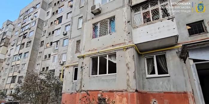 Последствия атаки по Херсону, фото: Херсонская ОВА