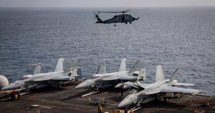 Американские истребитель и вертолет упали в Южнокитайское море. Фото: 