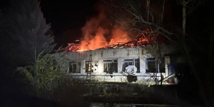 Последствия российских обстрелов Черниговщины, фото: ГСЧС