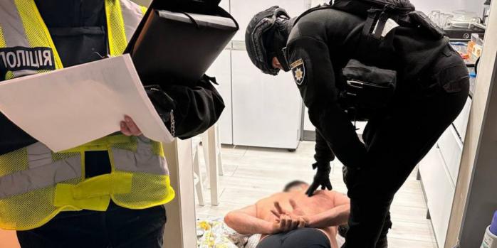 У Києві 40-річний чоловік влаштував стрілянину, фото: Національна поліція