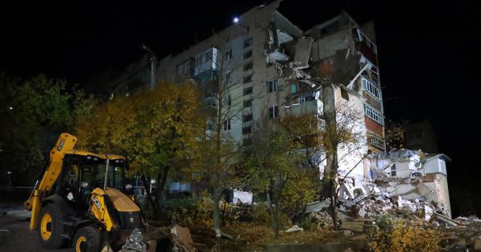 В Хмельницком под завалами нашли тела двух человек. Фото: 