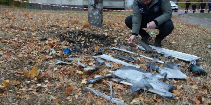 Обломки БПЛА «Молния-1» в Харькове 12 ноября 2024 года, фото: «Суспільне Харків»