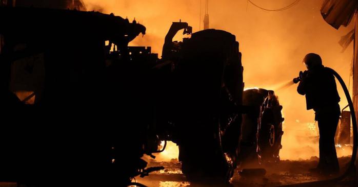 Последствия обстрелов. Фото: ГСЧС