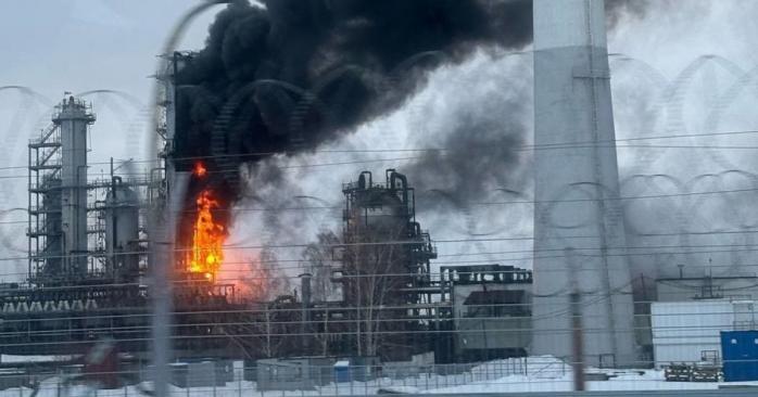 ВСУ нанесли ряд ударов по объектам нефтепереработки РФ, фото: ТСН