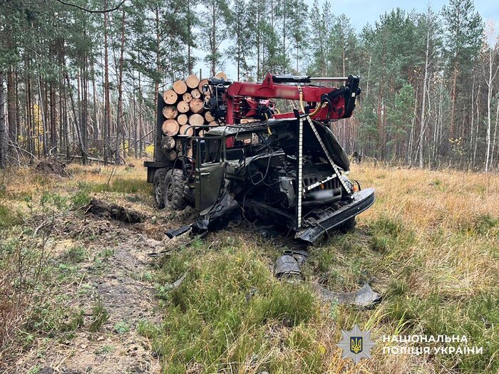 На Житомирщині 31 жовтня підірвалися два автомобілі, фото: поліція Житомирщини