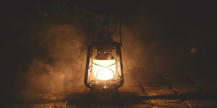 В Украине продолжают применять отключение электроэнергии, фото: