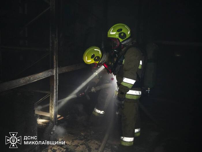 Наслідки російської повітряної атаки по Миколаєву 3 листопада, фото: ДСНС