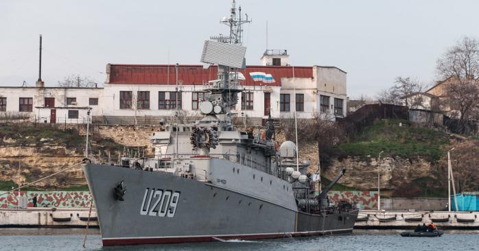 Противолодочный корабль россиян горел в оккупированном Крыму. Фото: 