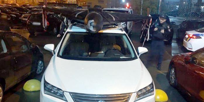 «Шахед» перевозили на крыше автомобили в Киеве, фото: Нацполиция