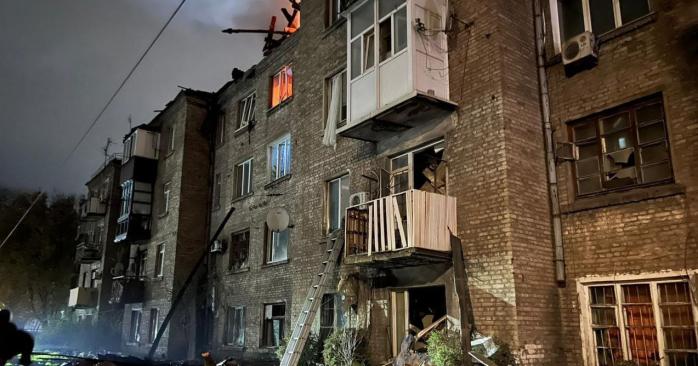 Последствия обстрелов. Фото: ГСЧС