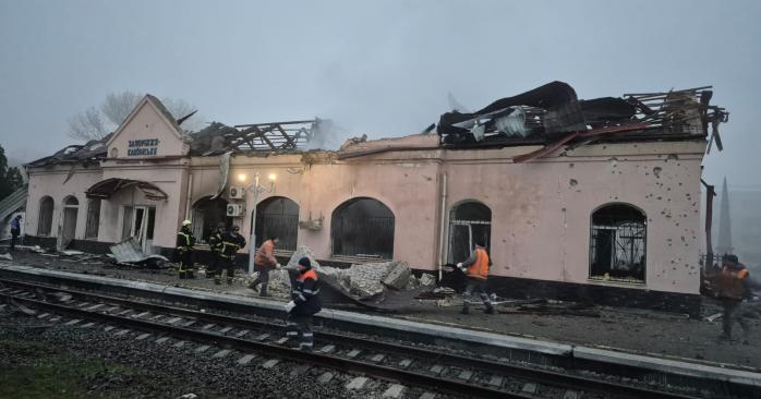 Оккупанты обстреляли железнодорожную станцию в Днепропетровской области. Фото: ОВА