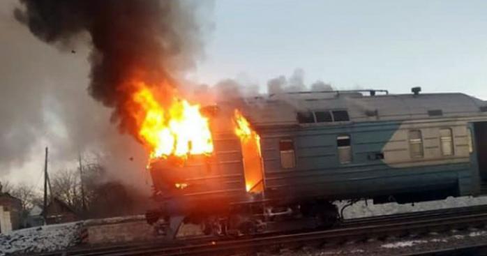 Десятки локомотивов сгорели в результате диверсии. Фото: