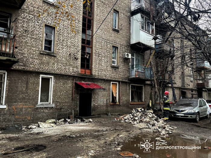 Наслідки російського удару по Кам’янському, фото: ДСНС