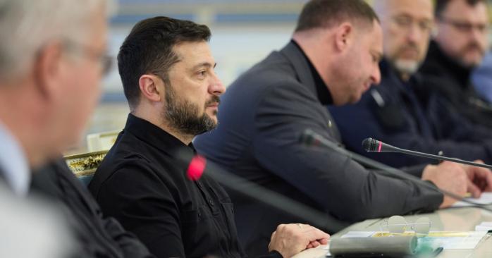 Владимир Зеленский и члены правительства провели брифинг для журналистов. Фото: ОП