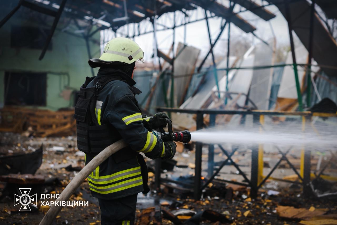 У Харкові троє осіб постраждали через атаку БпЛА. Фото: ДСНС